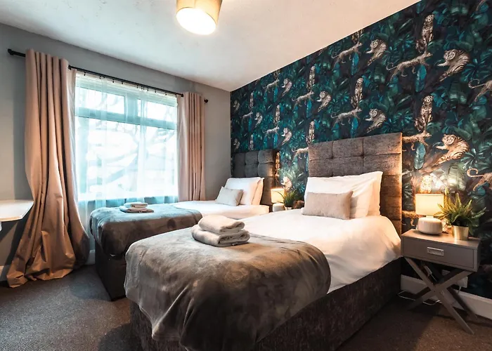 6 Beds In 4 Bedrooms House
