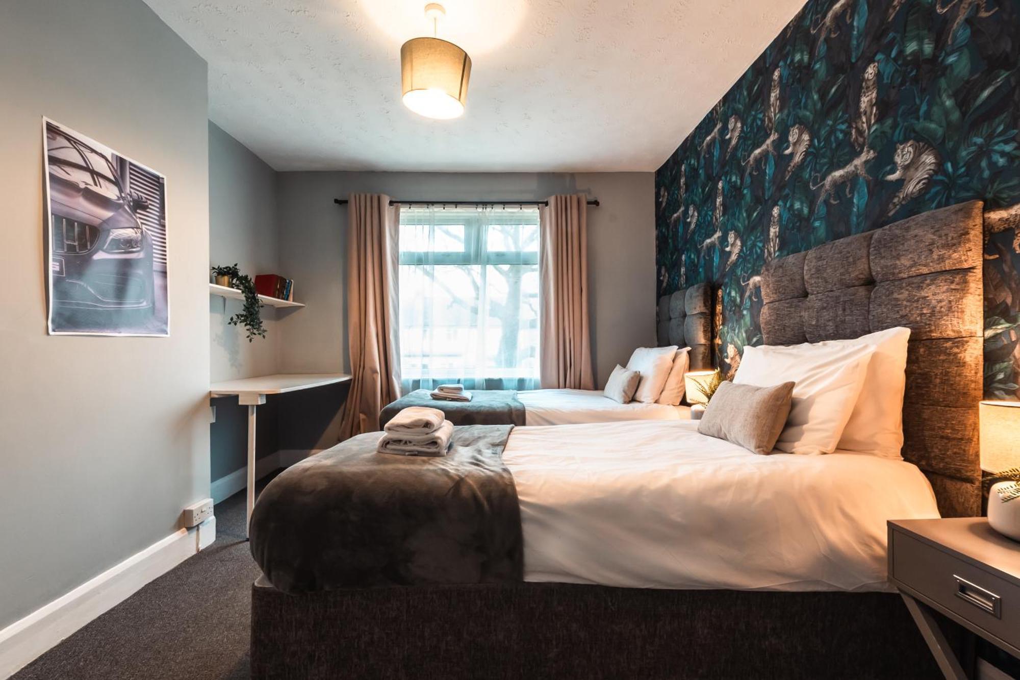Holiday home 6 Beds In 4 Bedrooms House Southampton