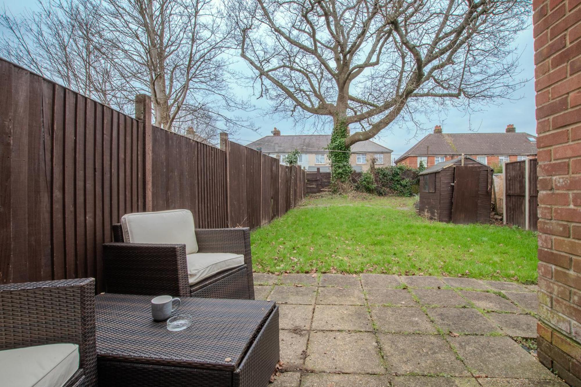 6 Beds In 4 Bedrooms House Holiday home Southampton